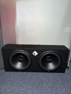 Rockford Fosgate R2-2X12 Dual 500W-RMS 12" Subwoofer Sealed Enclosure