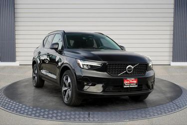2023 Volvo XC40