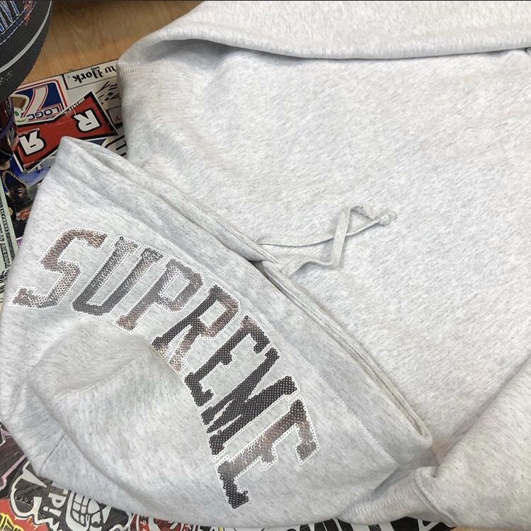 Grey supreme hoodie with logo on hoodie size xl