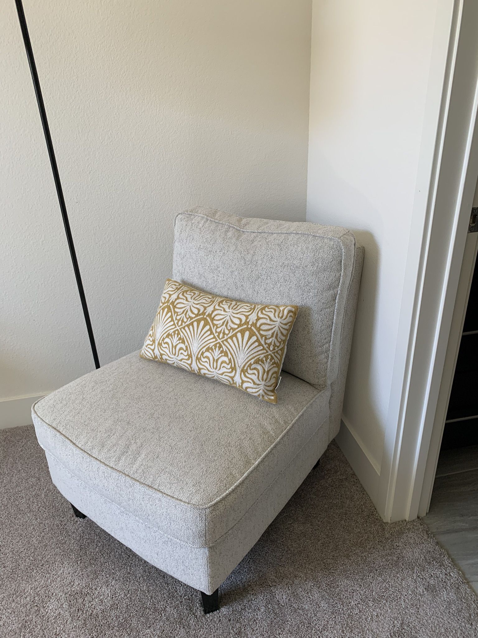White Cushion Chair 