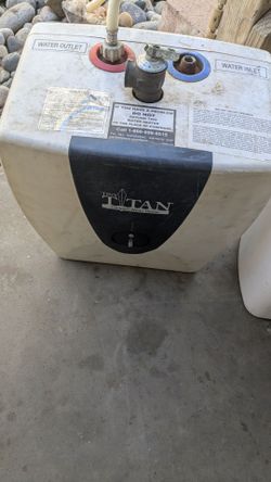 Water filtration machine for camping