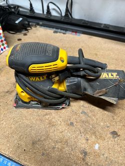 DEWALT Corded Palm Sheet Sander