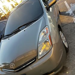 Toyota Prius New Engine From The Dealership