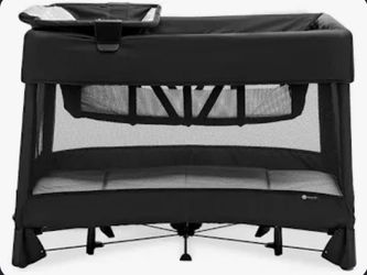 4Moms Breeze Plus Playard