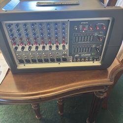 Peavy XR8600 Mixer