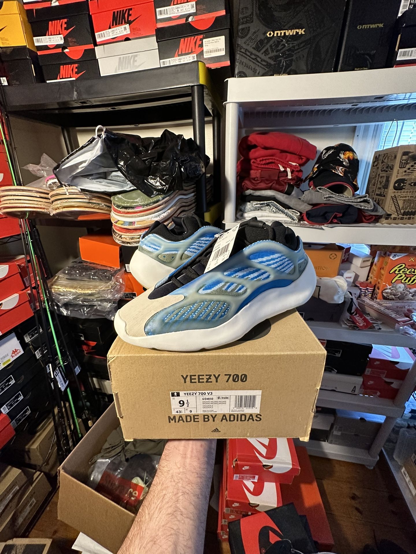 Adidas Yeezy Boost 700 V3 “Arzareth” Brand New! Size: