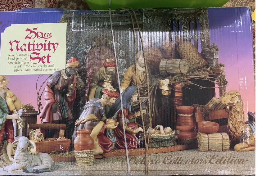 25 Pc Vintage Natively Set