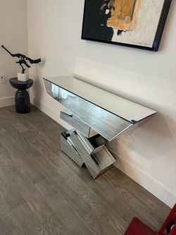 Side mirror stand