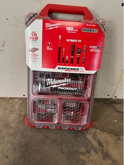 Milwaukee packout with 100 bits
