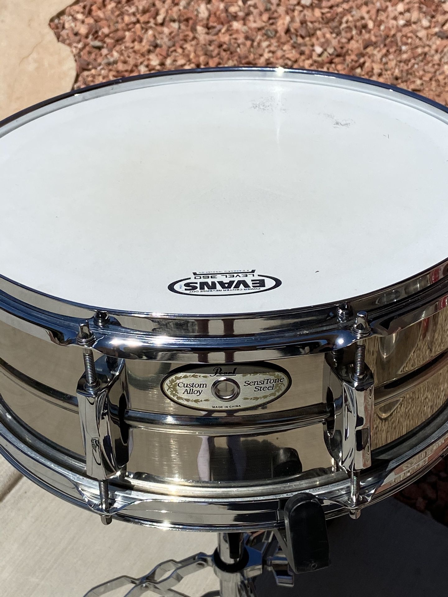 Pearl 14x6 Sensitone snare drum in ( Excellent Condition )