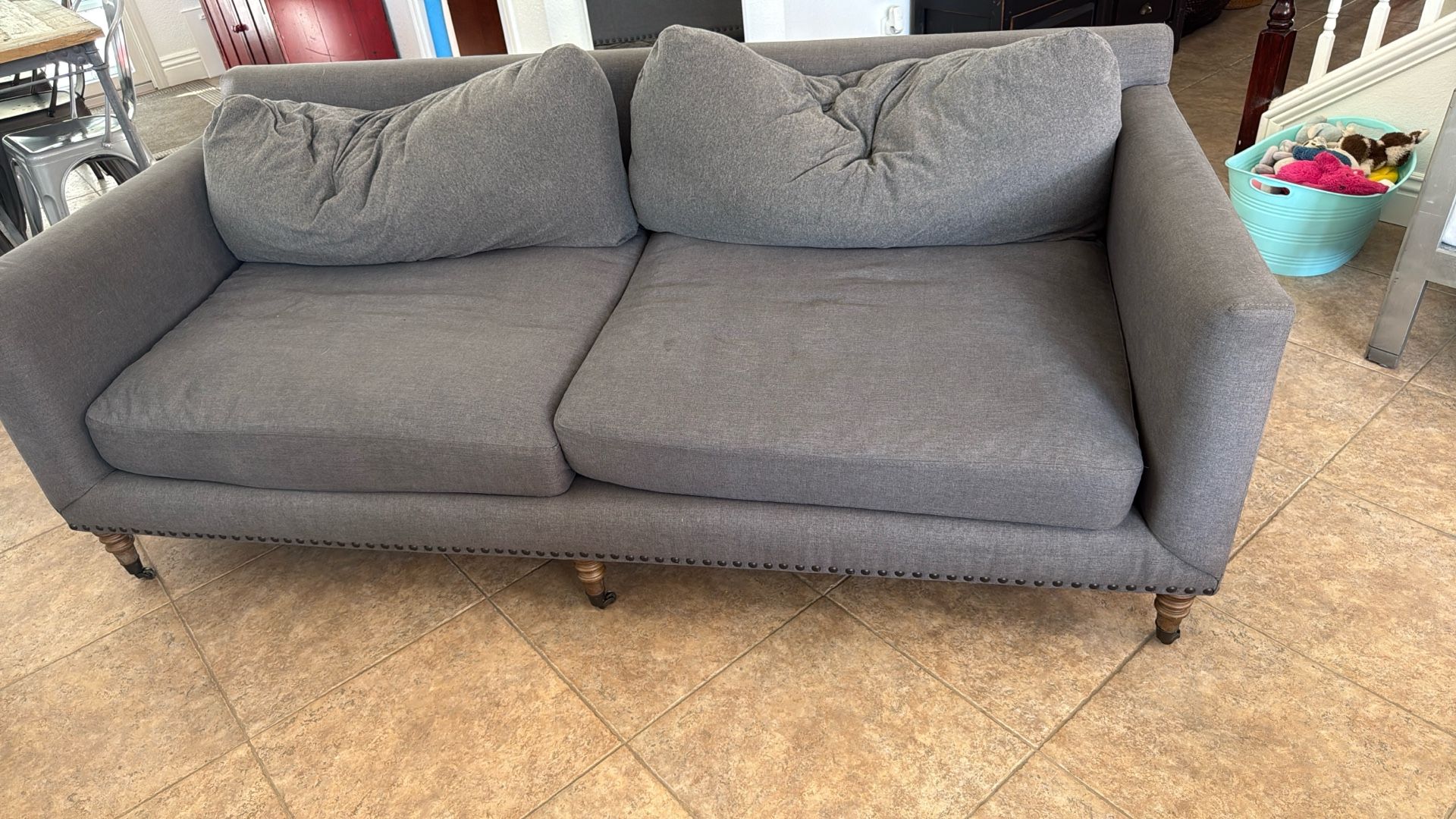 Sofa Free