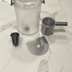 Keurig K-cup Single Serve With Frother Accessories 