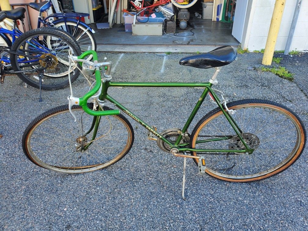 Vintage Schwinn Varsity 10 Speed