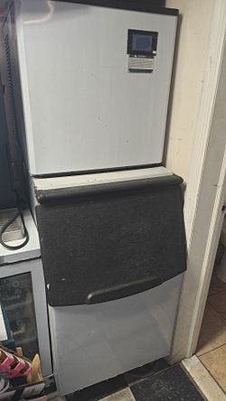 Commercial Ice Machine with Storage Bin