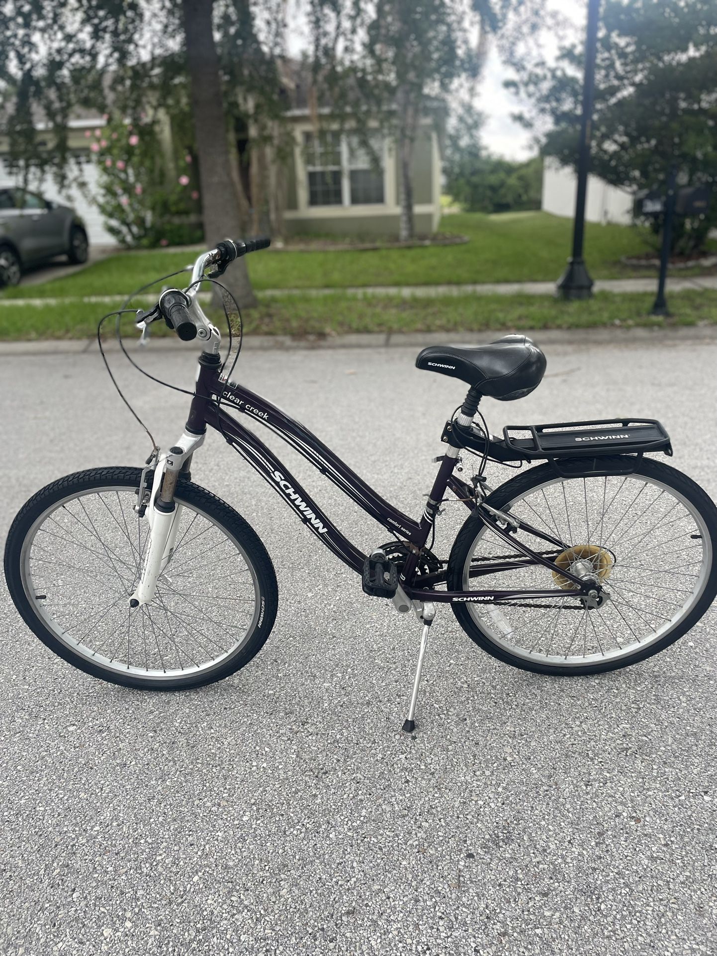 Schwinn Clear Creek Comfort Bike