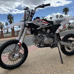 Dirt bike 140cc 4 stroke