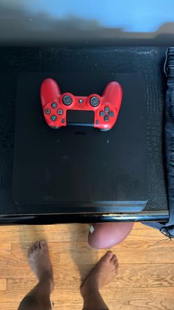 PLAYSTATION 4 w RED PLAYSTATION 4 controller