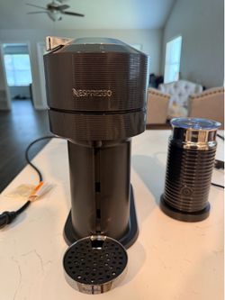 Nespresso Vertuo Coffee Machine + Aeroccino Milk Frother – Excellent Condition