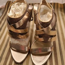 Vera Wang Lavender Heels Gold Glitter