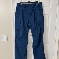 Men’s size large The North Face dryvent ski/snowboard pants like new condition in Weston