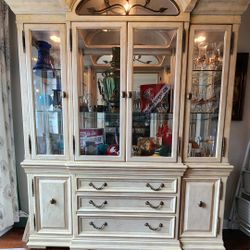 Display Cabinet / China Cabinet with Lighting and Adjustable Glass Shelves