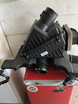 2017 Tahoe air cleaner assembly