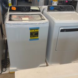 Frigidaire 4.4 Cu Washer And 7 Cu Gas Dryer 