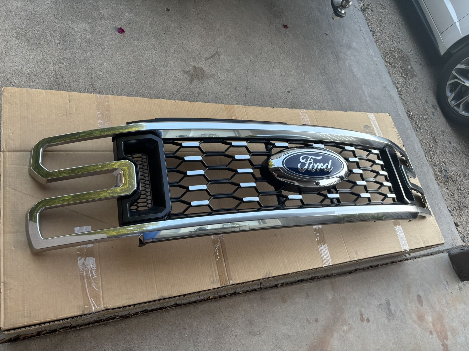 2023-2025 Ford F-250 F350 Lariat Platinum Super Duty Grille
