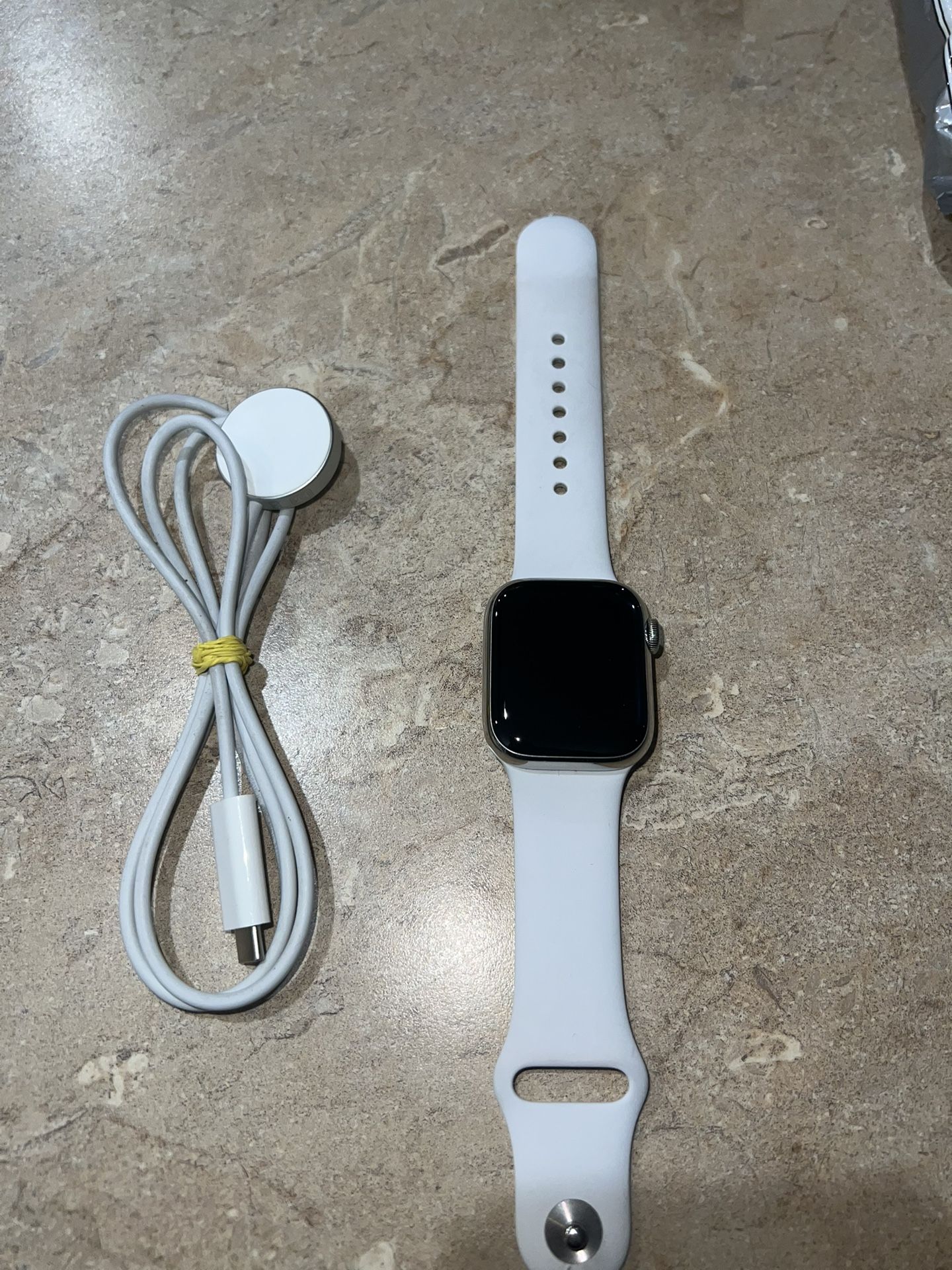 Apple Watch Series 8 GPS/LTE 41mm