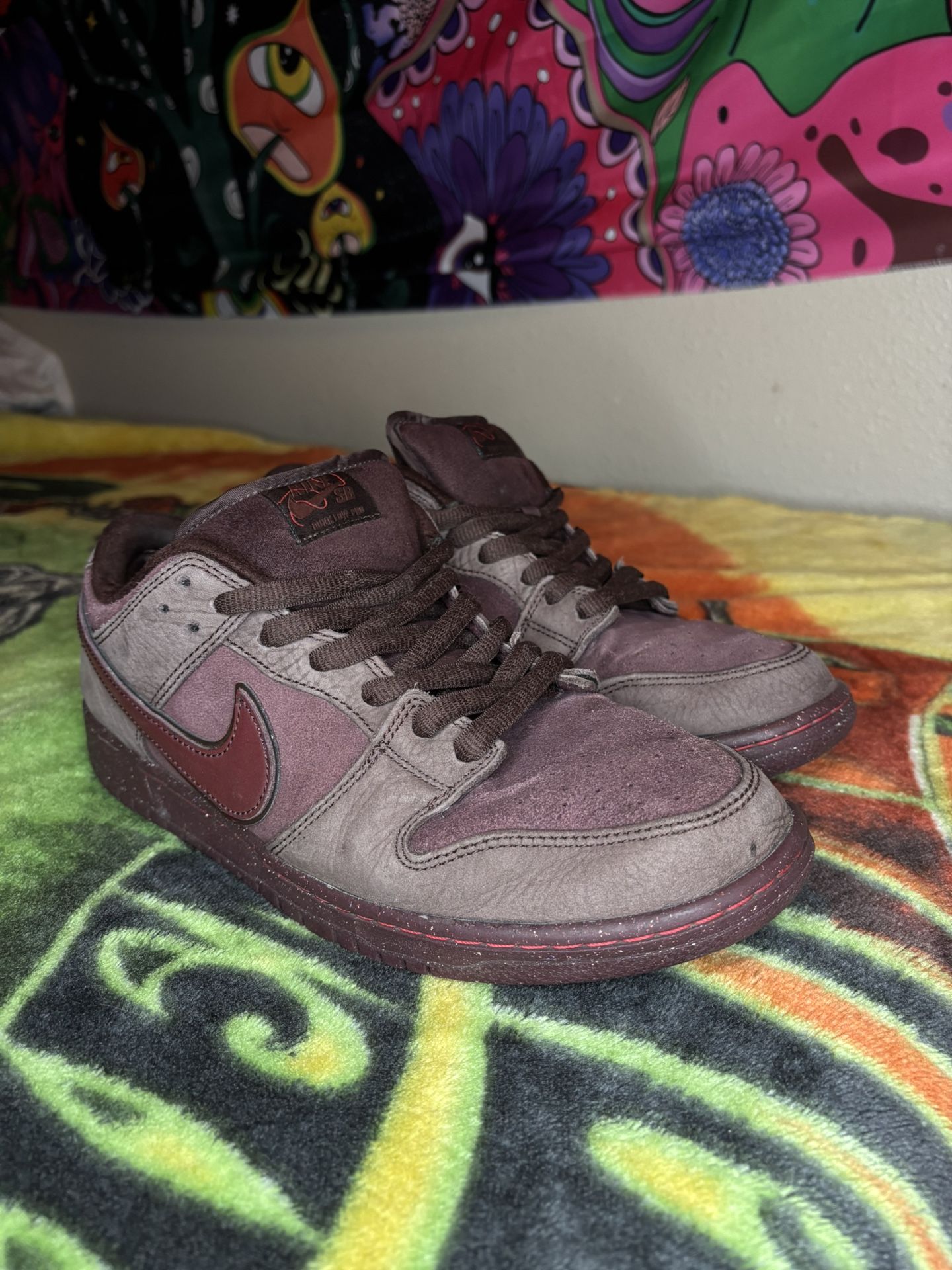Dunk Low SB City of Love Collection Burgundy Crush