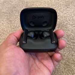 Poly voyager Free 60 Wireless Earbuds