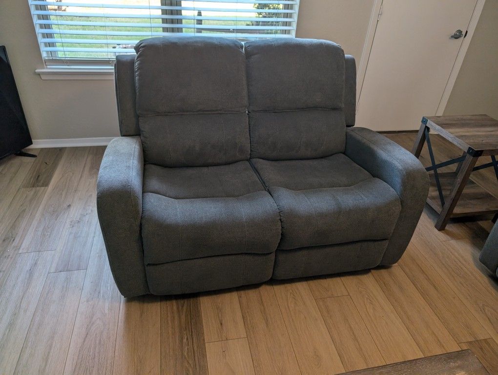 Sofa & Loveseat Reclining