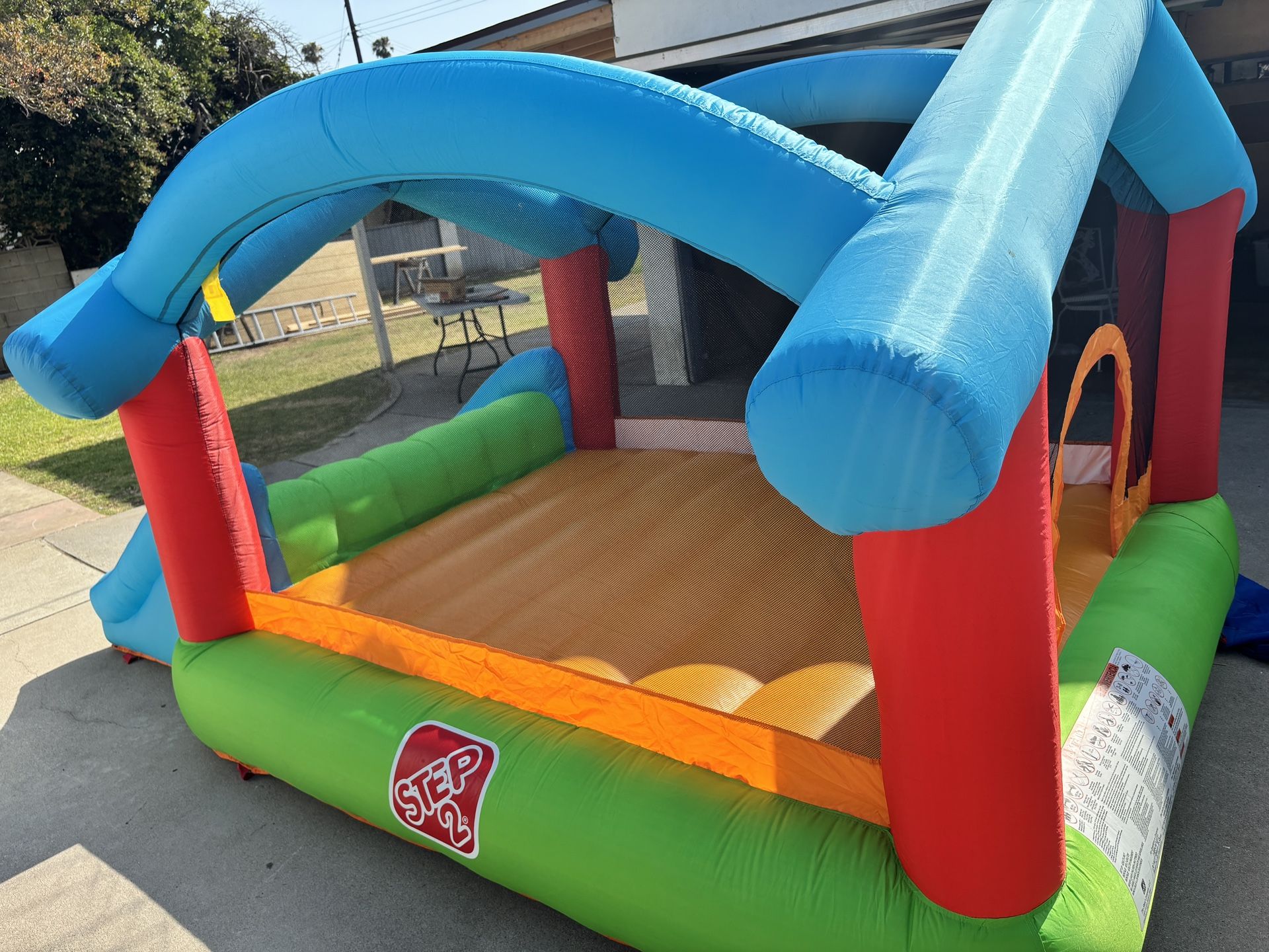 Step 2 sound N slide bouncer with extra heavy duty blower
