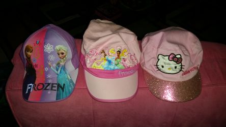 Girls hat lot