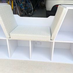 KidKraft Wooden Cushioned Bookcase with Reading Nook