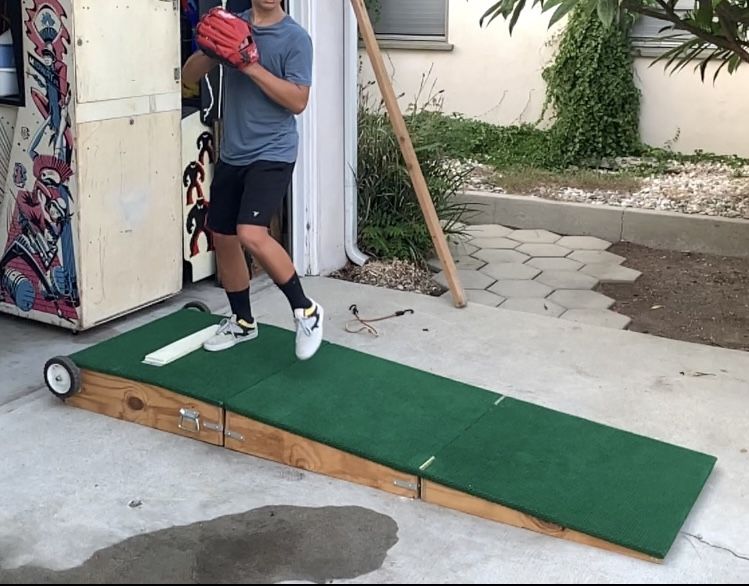 Baseball (Portable Pitching Mound) for Sale in Santa Fe Springs, CA