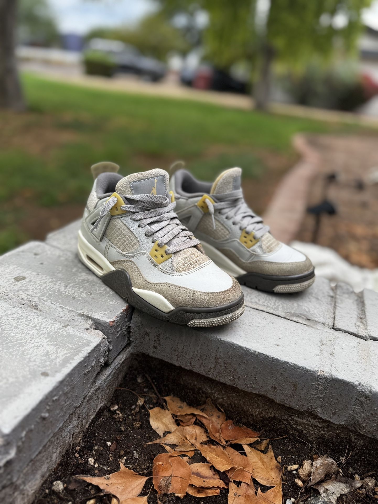 Air Jordan 4 Retro SE Craft 'Photon Dust'