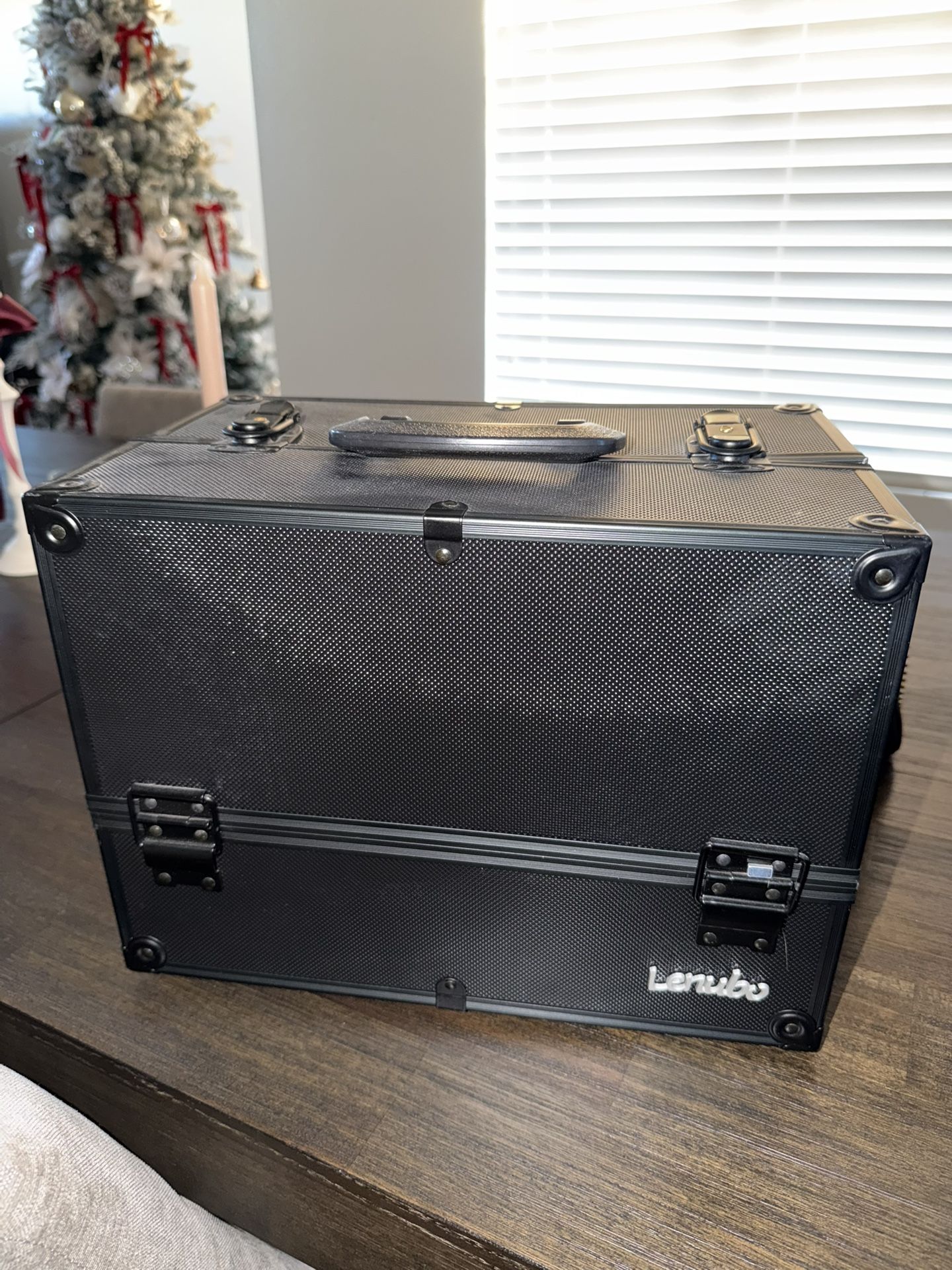 Makeup box π LENUBO $15