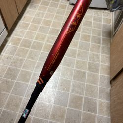 AXE Avenger slowpitch bat