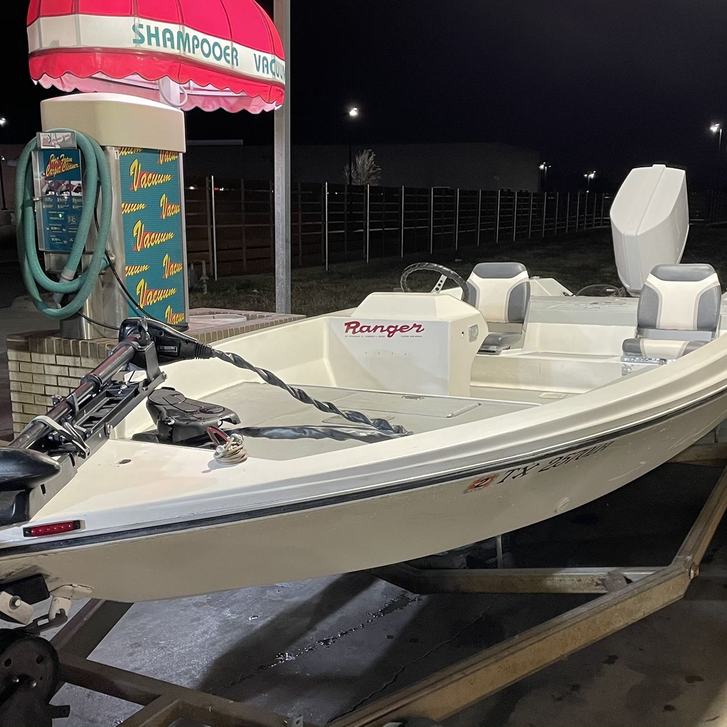 1989 Ranger bass boat