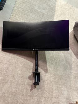 Crua curved monitor with mount
