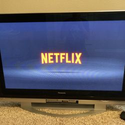 Panasonic 50” plasma tv + remote (works fine)