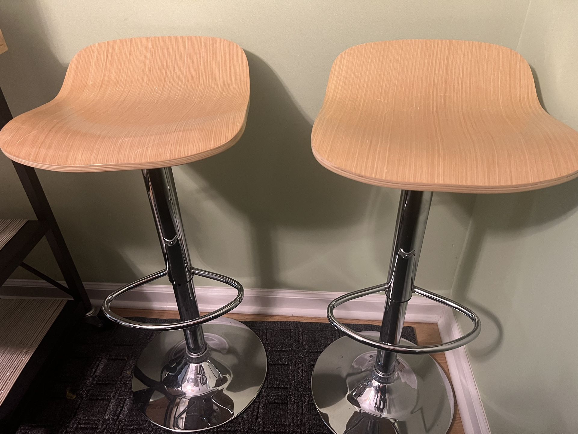 BAR STOOLS (set of 4)