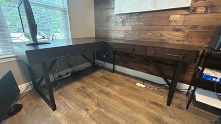 Desk L-shaped