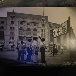 New York Yankees Vintage Wall Art – 20x30  — ready to hang.