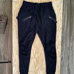 Urban Groove black joggers size: medium   55% cotton 40% polyester 5%  spandex  🚫 No holes 🚫 No stains  🚭 Smoke free 🚫 Pet free  
