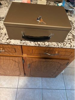 Metal lock box
