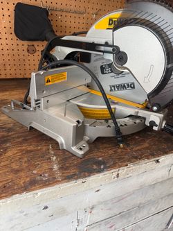 Dewalt 12” compound miter saw