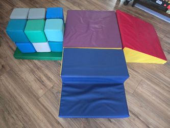 Soft play toys