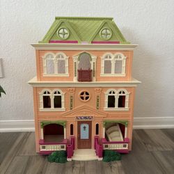 Vintage Fisher Price Dollhouse 